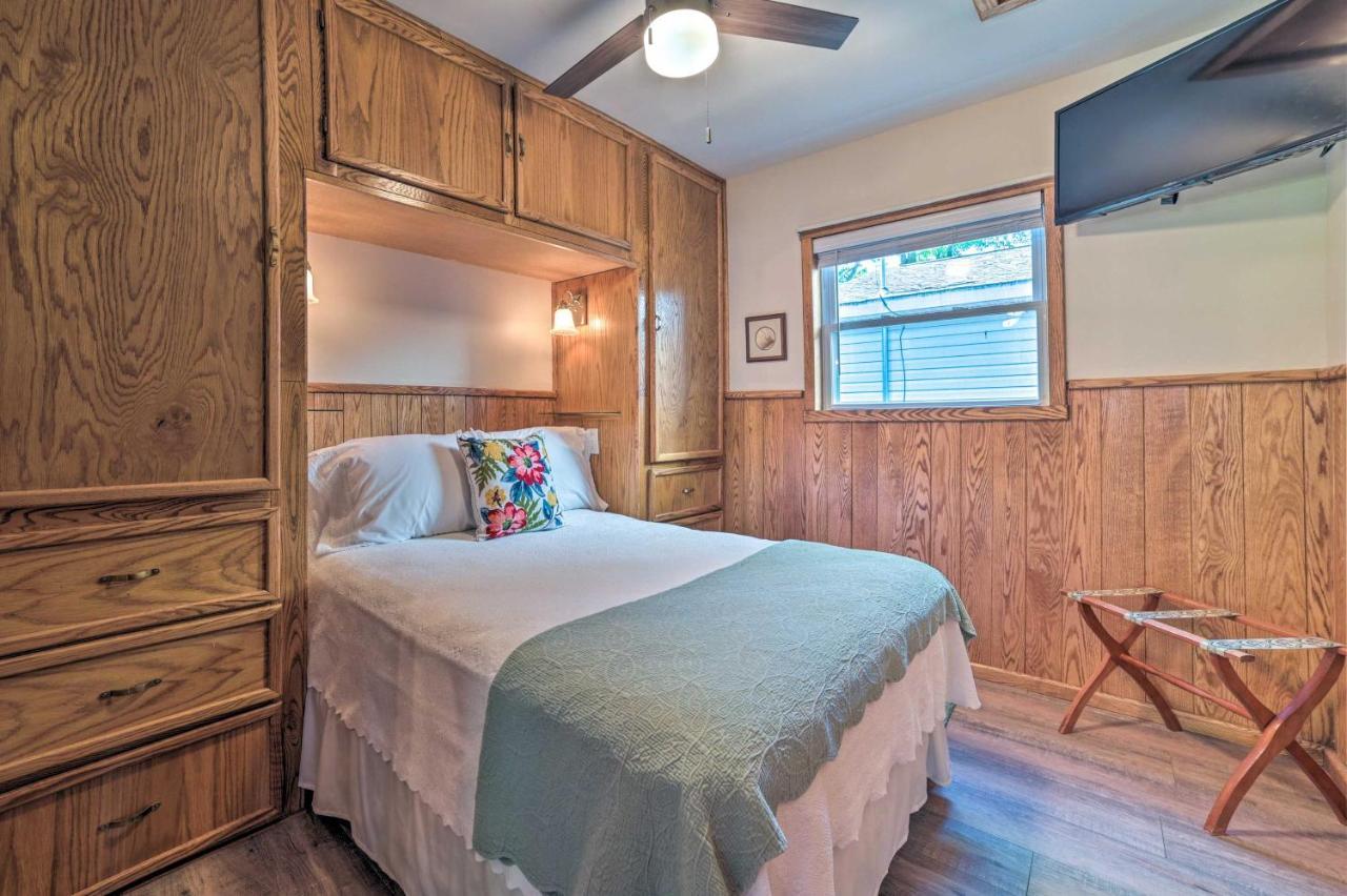 East Tawas Lakefront Getaway With Kayaks And Deck Extérieur photo