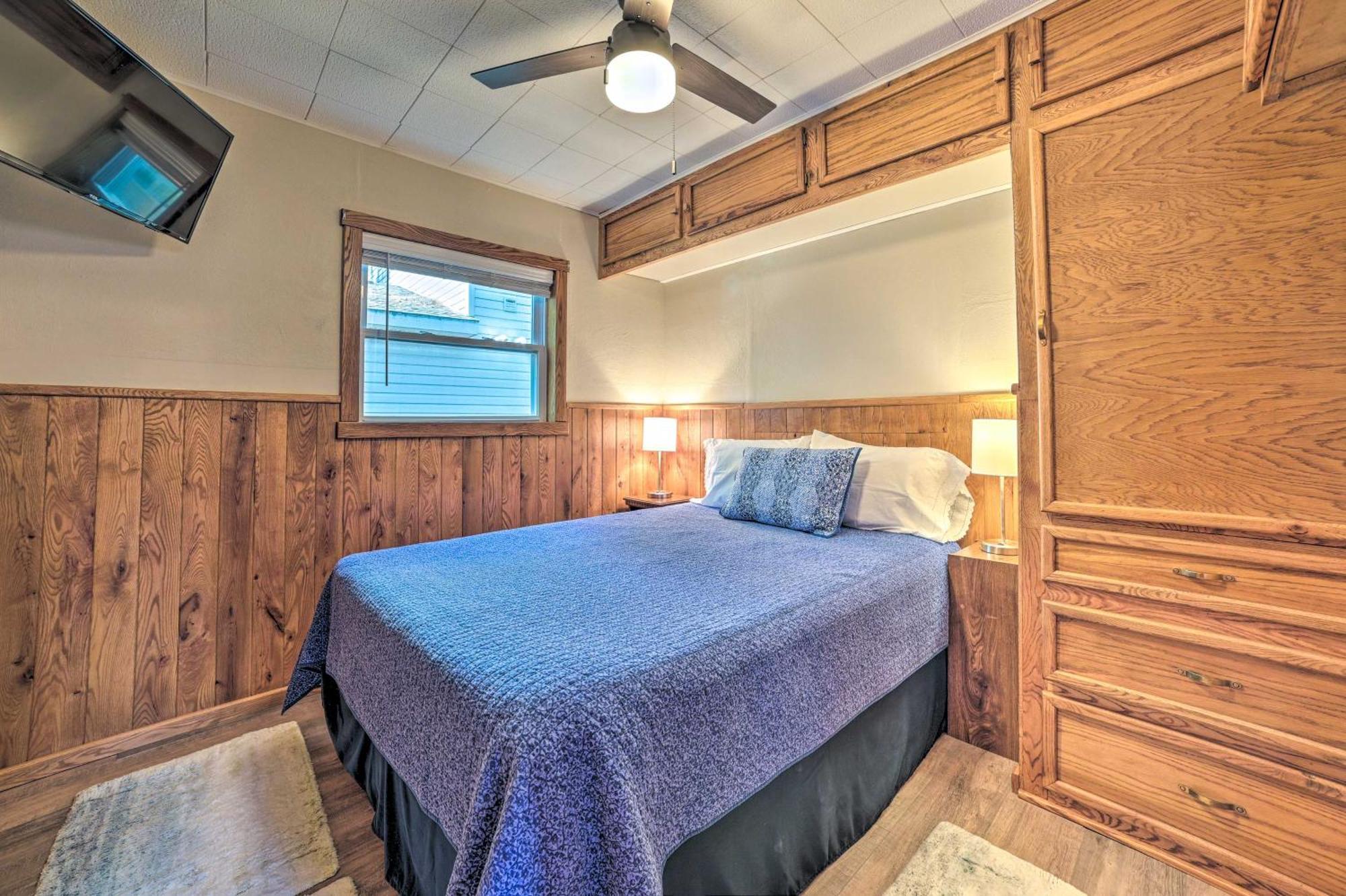 East Tawas Lakefront Getaway With Kayaks And Deck Extérieur photo