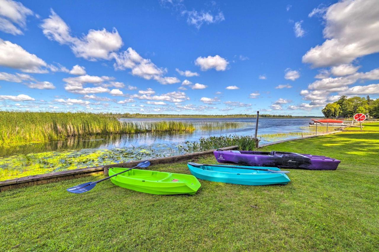 East Tawas Lakefront Getaway With Kayaks And Deck Extérieur photo