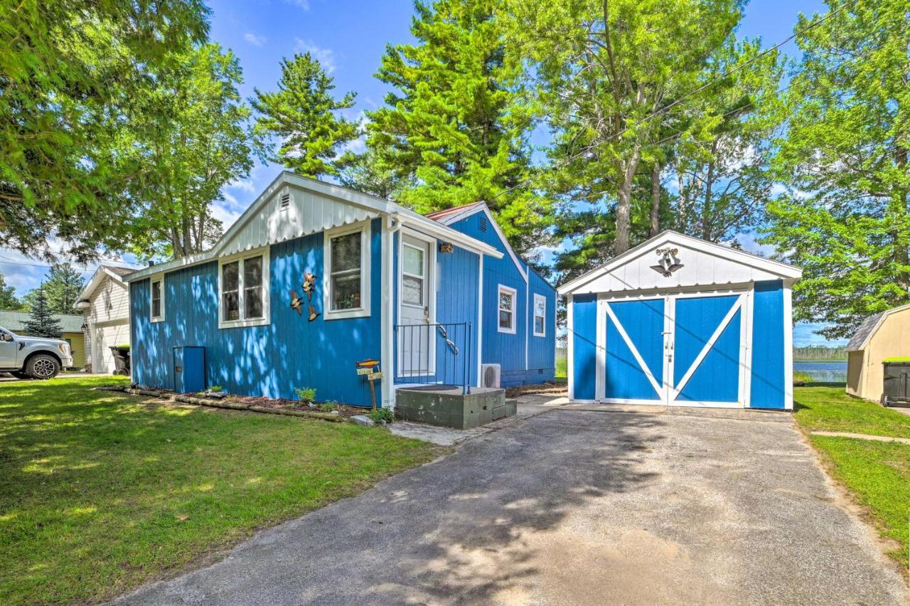 East Tawas Lakefront Getaway With Kayaks And Deck Extérieur photo