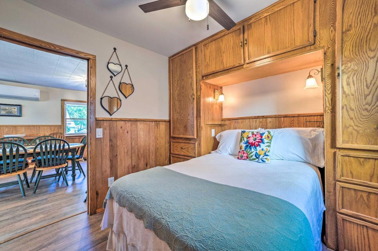 East Tawas Lakefront Getaway With Kayaks And Deck Extérieur photo